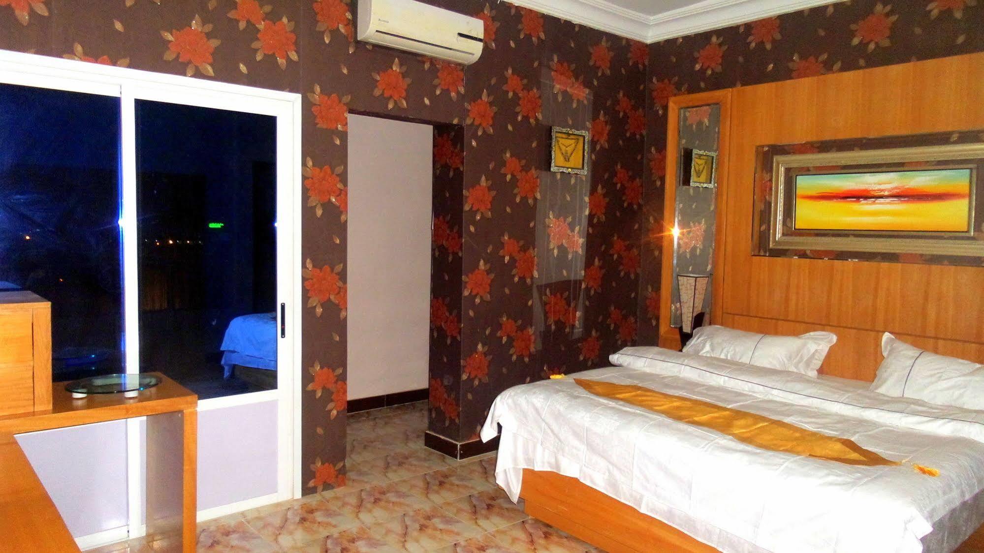 Royal Suites Hotel Nouakchott Exterior photo